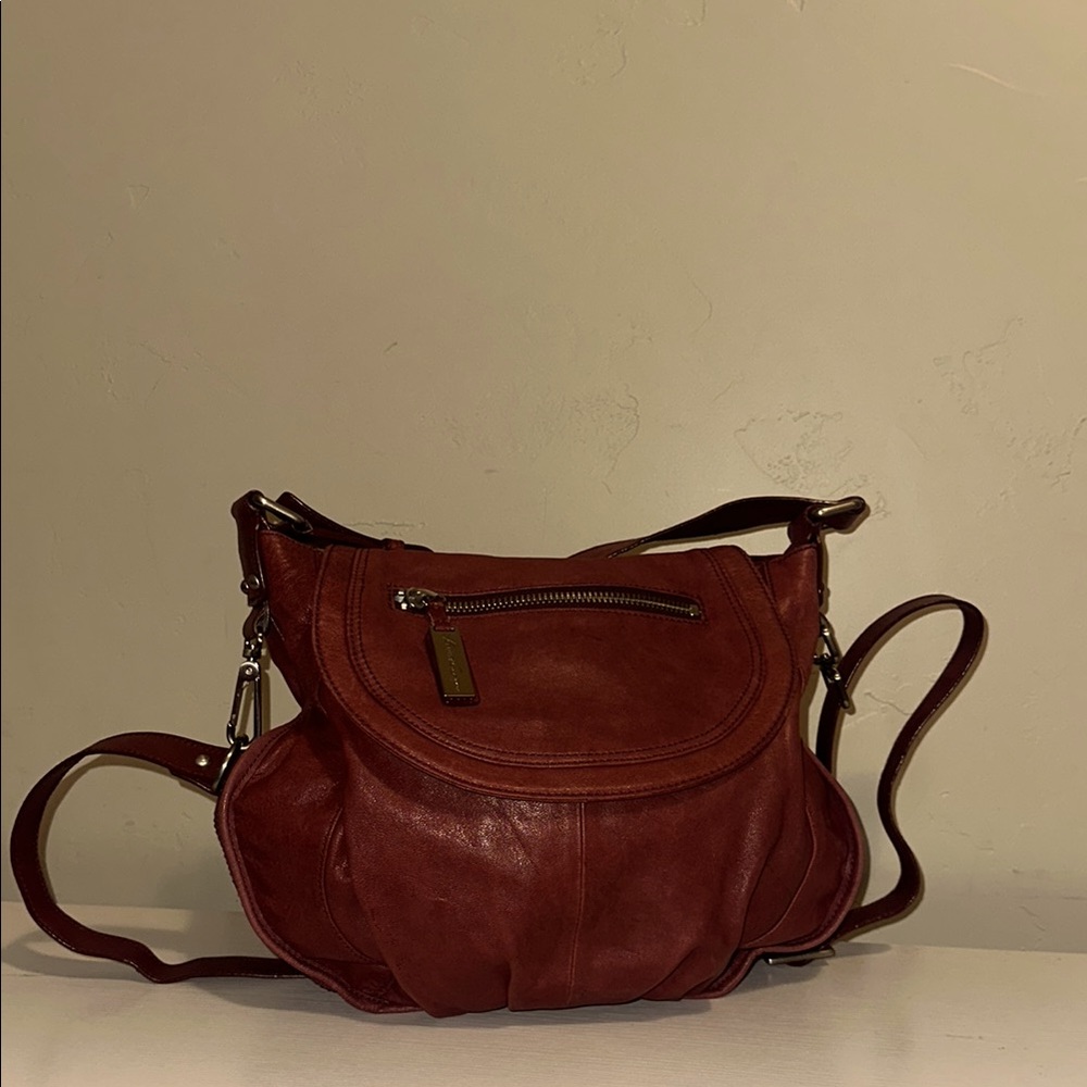 Kenneth Cole New York Brown Shoulder Bag with Sleek Design